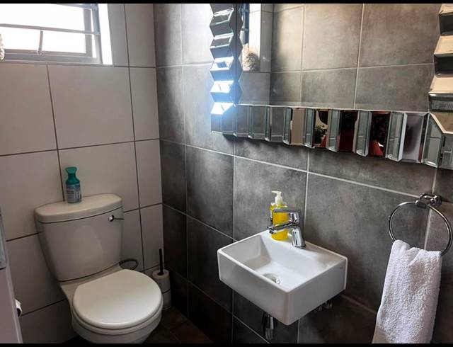 4 BEDROOM HOUSE FOR SALE IN LOTUS GARDENS